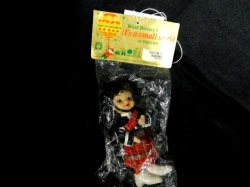6'' WALT DISNEY IT'S A SMALL WORLD SCOTS PIXIE DOLL, BAG